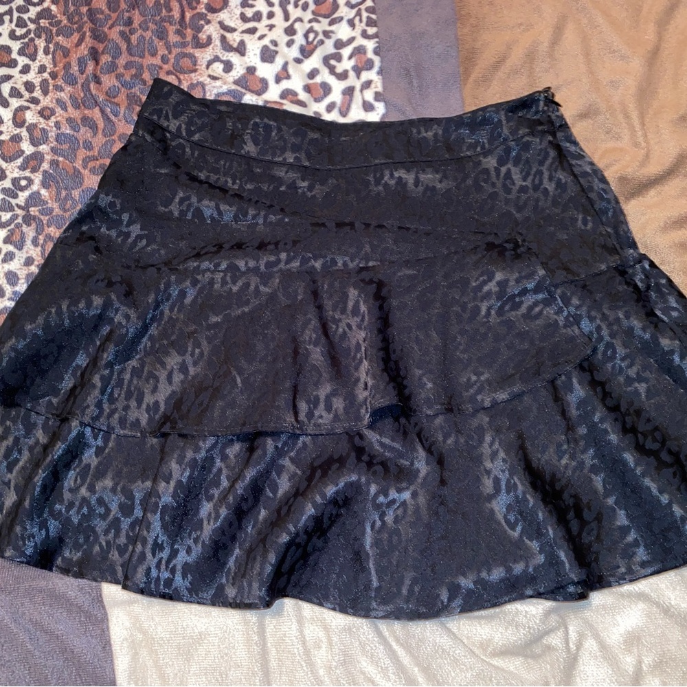 Forever 21 black leopard print ruffled skirt